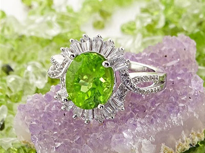 معرفی سنگ زبرجد